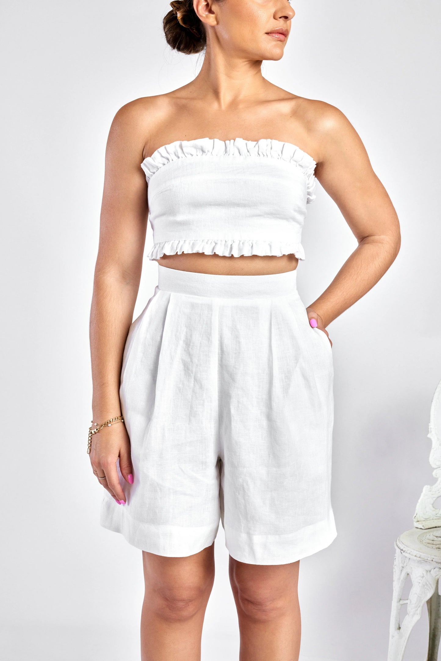 White Pleated Shorts Isabella Longginou