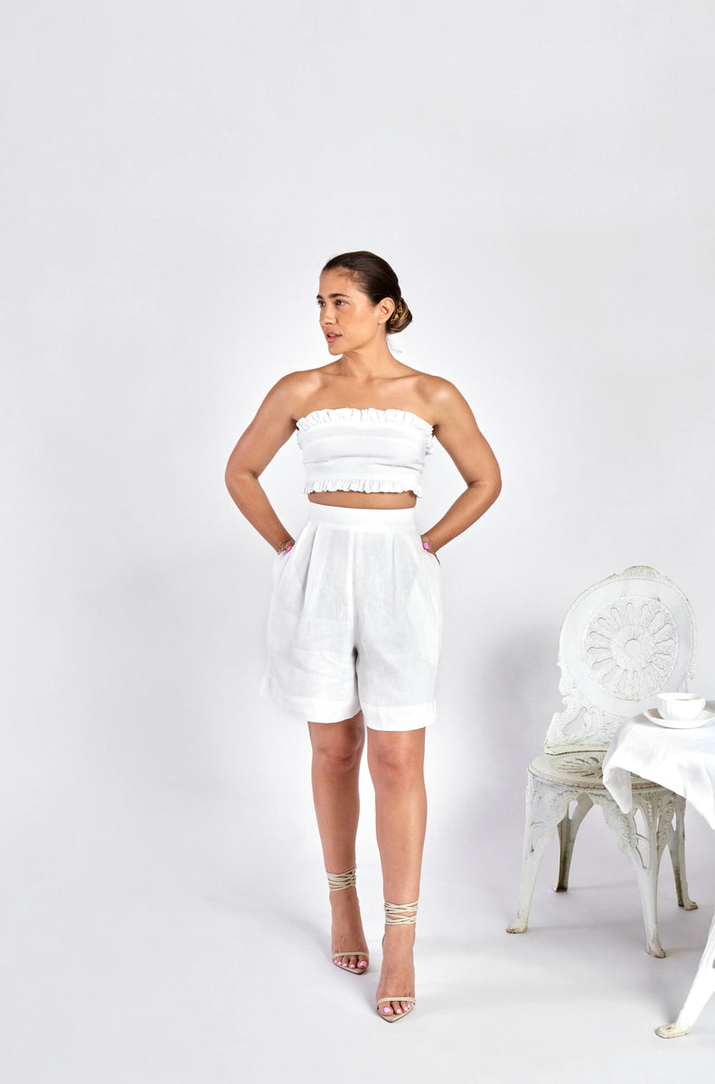 White Pleated Shorts Isabella Longginou