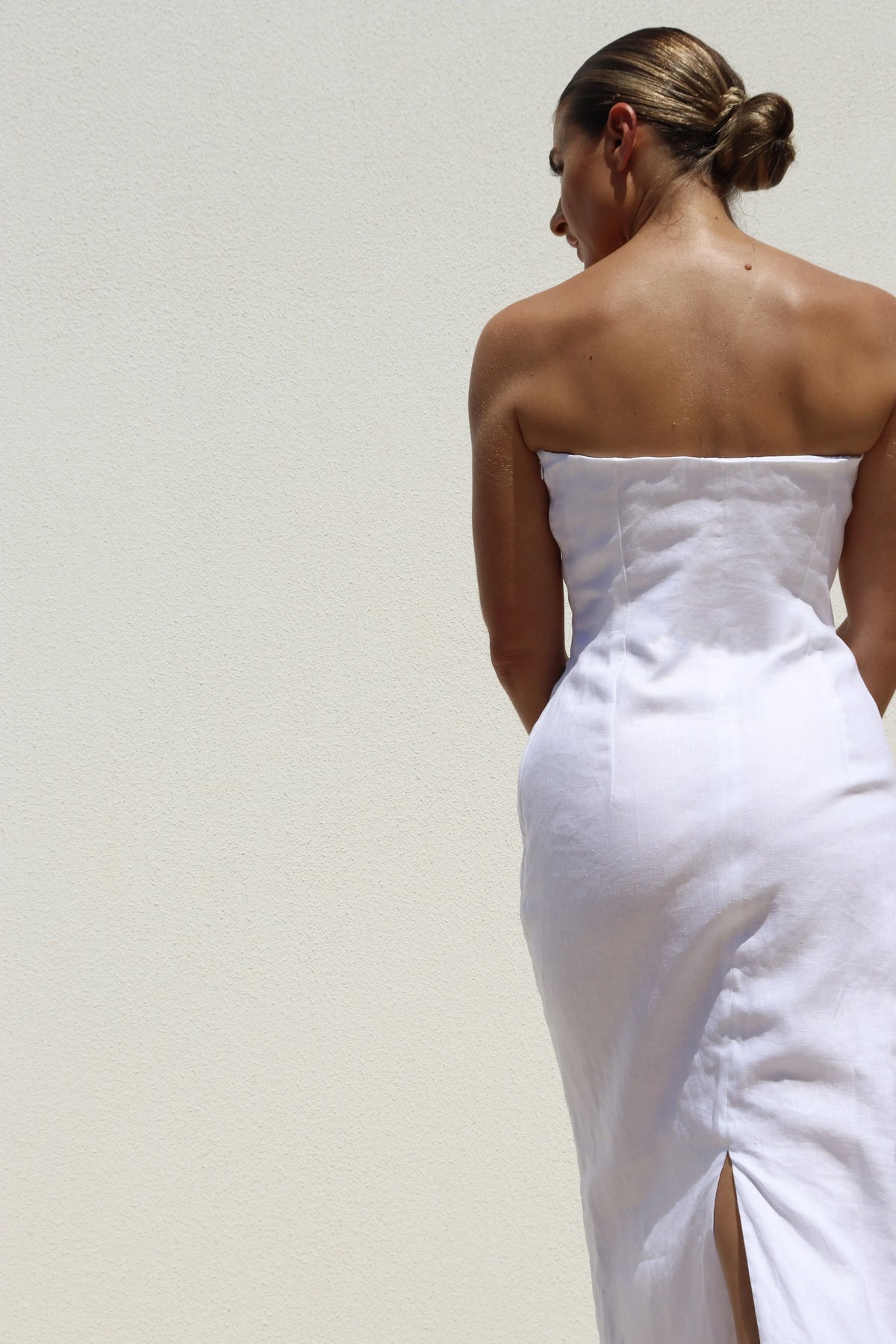 White pencil dress wedding | Honestweddingadvice.com White pencil dress wedding | Honestweddingadvice.com